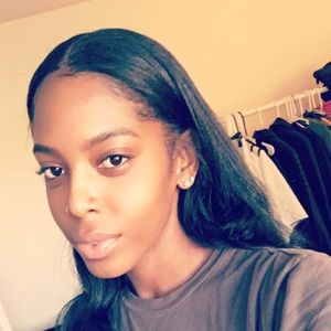 Meet your Posher, Angelique